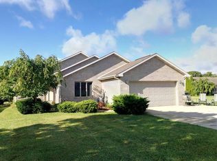8425 W Ashford Ln, Muncie, IN 47304