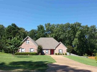 209 Emily Way Dr, Raymond, MS 39154