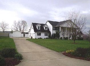 3018 Cliffside Rd, Hurricane, WV 25526