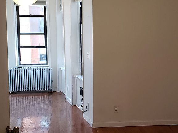 4th image of 418 Bleecker St #3A