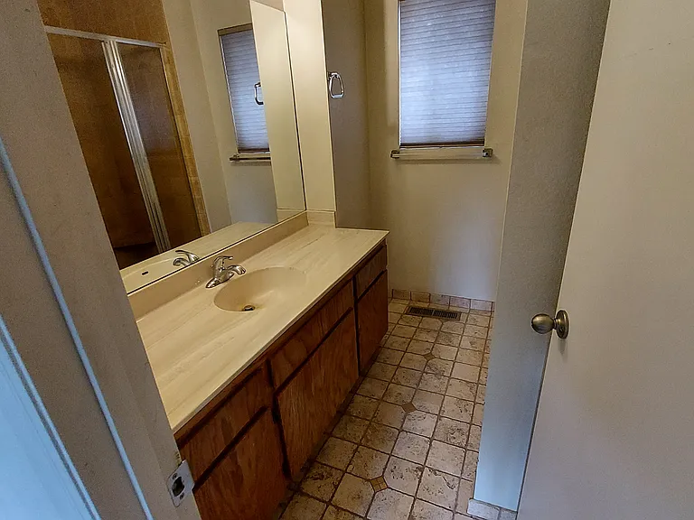 823 W Birch Ave #B — Photo 22
