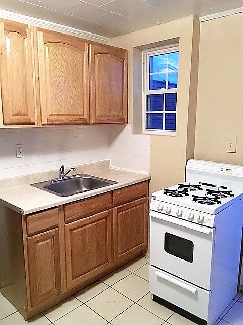 1st image of 2364 37th St