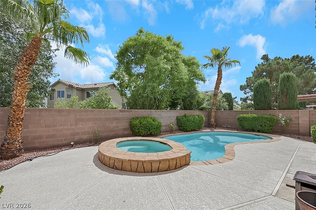 4 bed, 2.5 bath, 2254 sqft, $3,395 — Photo 2