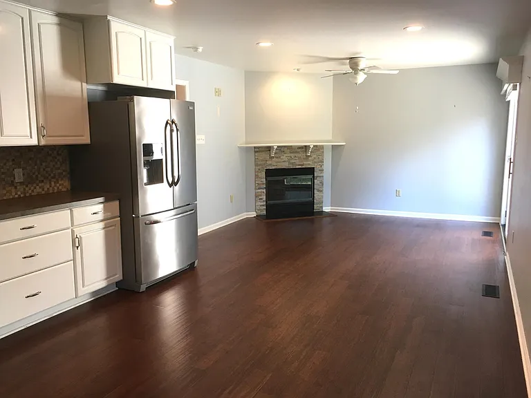 346 Carmen Dr — Photo 5