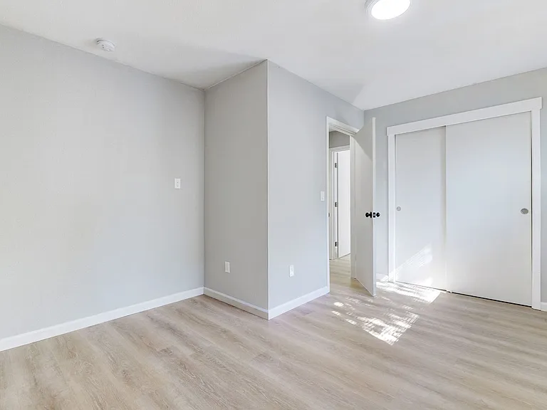 828 D St — Photo 13