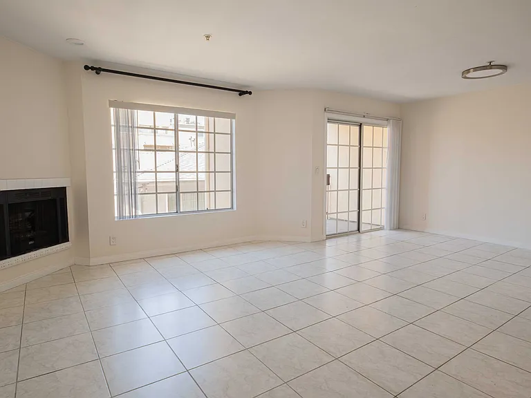 1131 Campbell St #211 — Photo 7