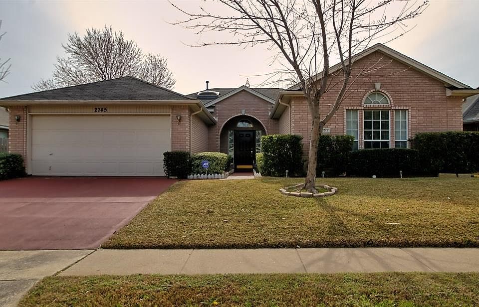 1st image of 2745 Oak Hollow Dr