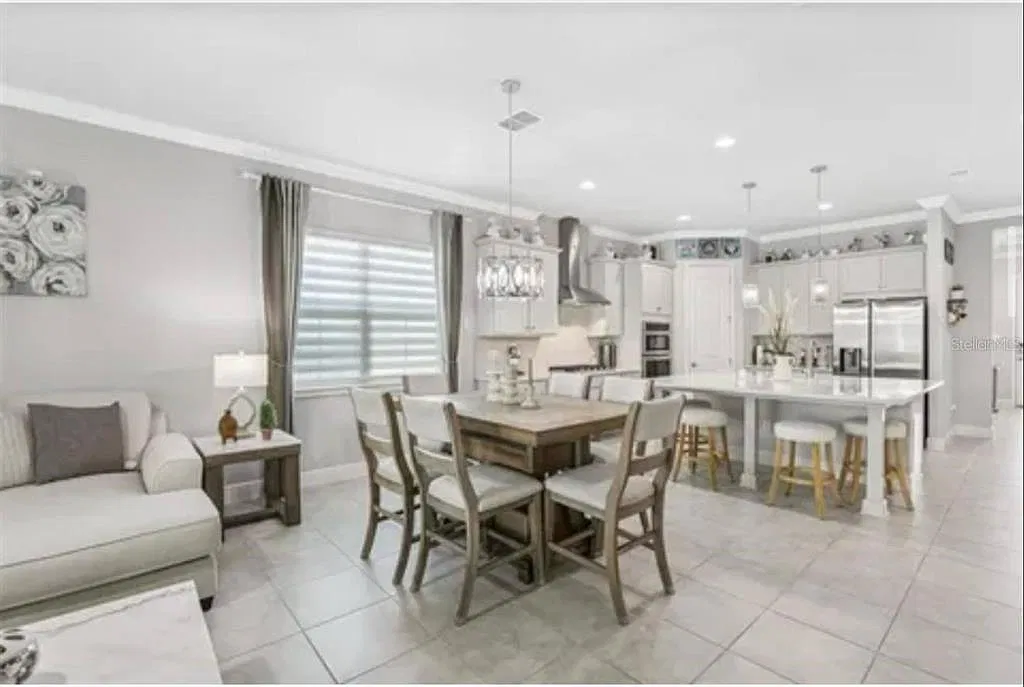 4 bed, 3.0 bath, 2272 sqft, $3,100 — Photo 4