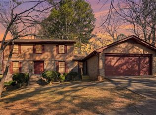 5825 Golden West Trl SW, Lilburn, GA 30047