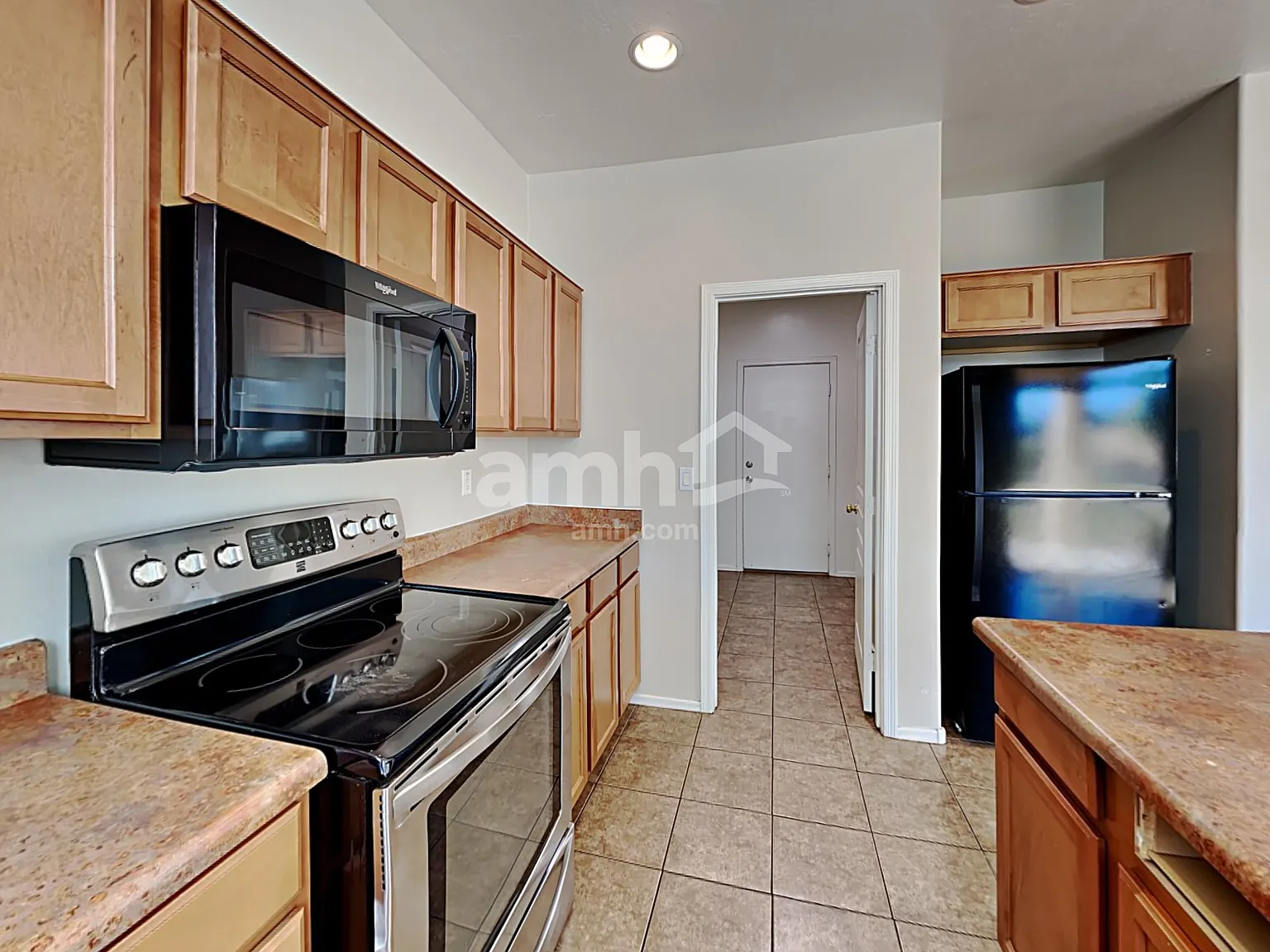 4 bed, 2.5 bath, 2157 sqft, $2,285 — Photo 4