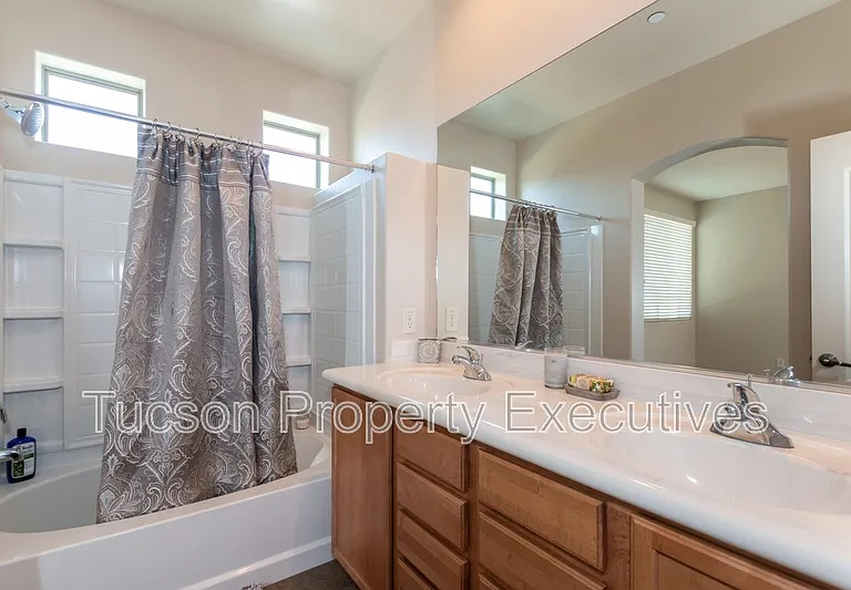 2442 E Emerald Moon Dr #1 — Photo 12