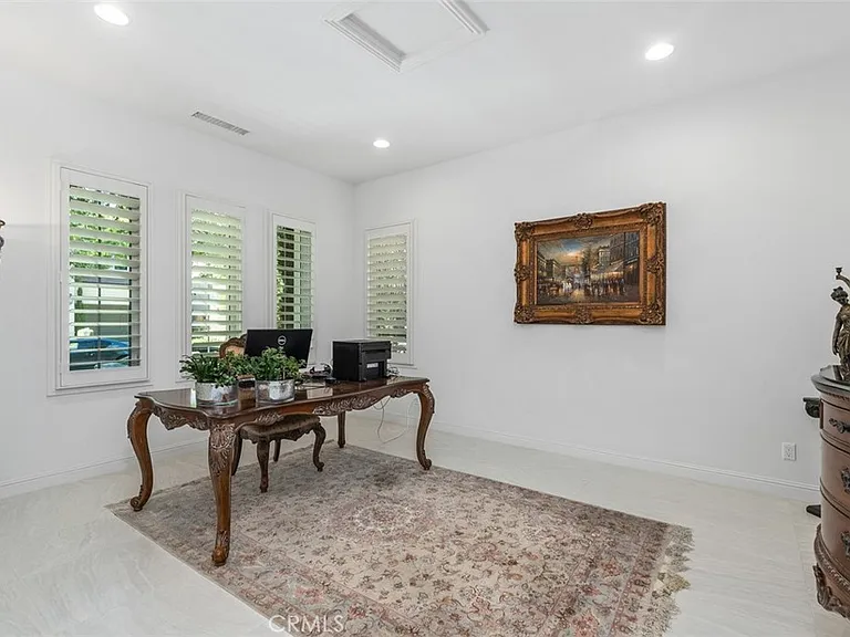 118 Iron Gate — Photo 14