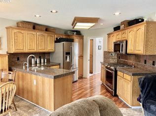 15120 SE Pinegrove Loop, Clackamas, OR 97015