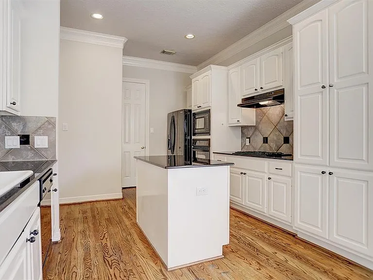 2822 Briarhurst Park — Photo 14