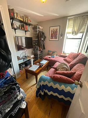 Rented by Delmark Realty LLC | media 31