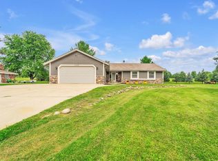 N72W23396 Good Hope Rd, Sussex, WI 53089