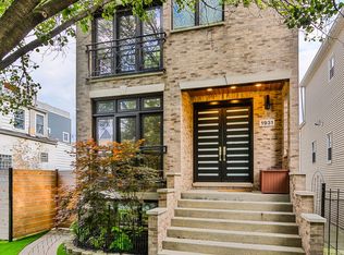 1931 W Wolfram St, Chicago, IL 60657