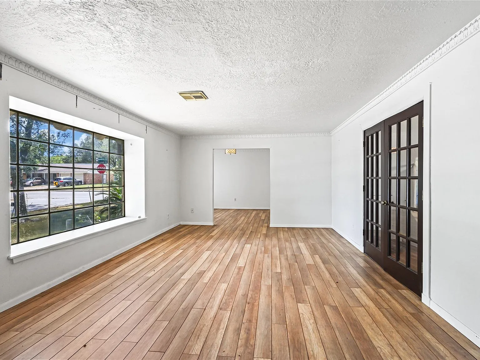 4 bed, 3.0 bath, 3377 sqft, $2,500 — Photo 3