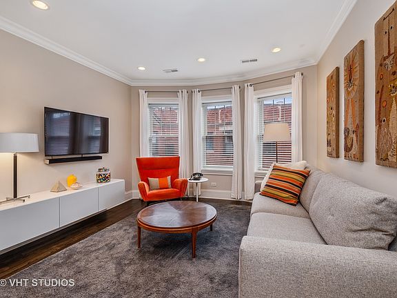2nd image of 1427 W Elmdale Ave APT 3A