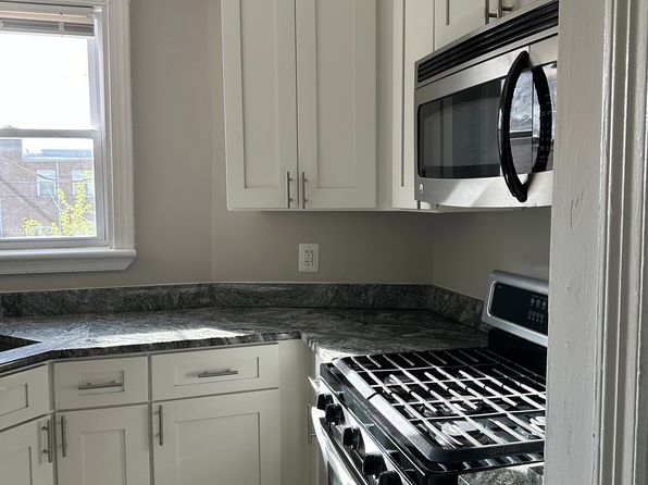 135 Denison St #2