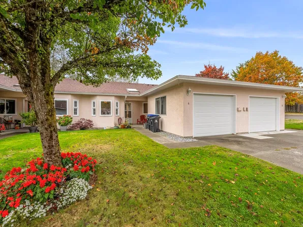 2030 Robb Ave #4, Comox, BC V9M 1M1