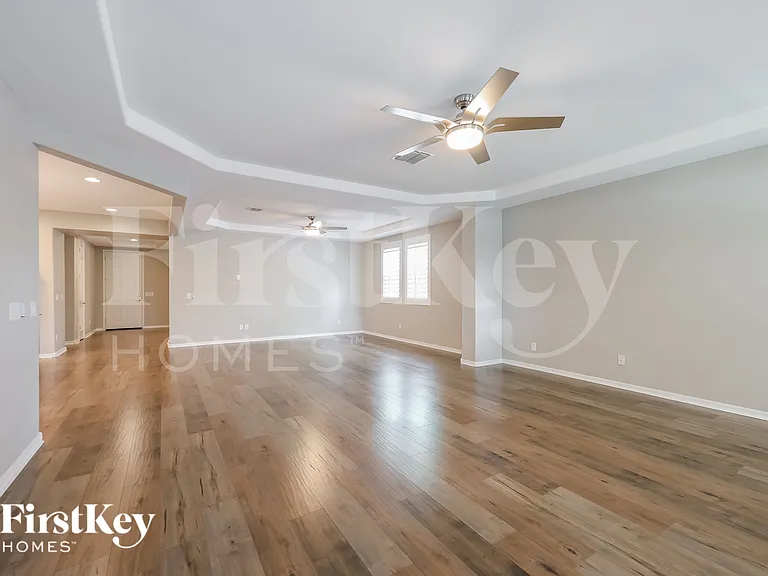 4205 W Magdalena Ln — Photo 3