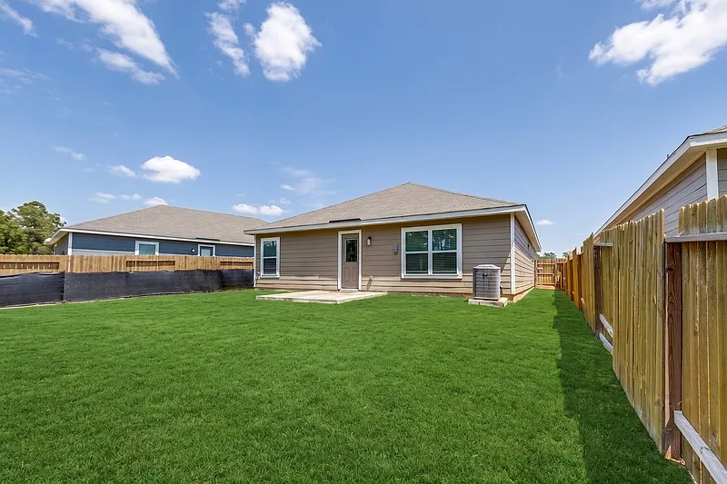 3 bed, 2.0 bath, 1366 sqft, $1,600 — Photo 3