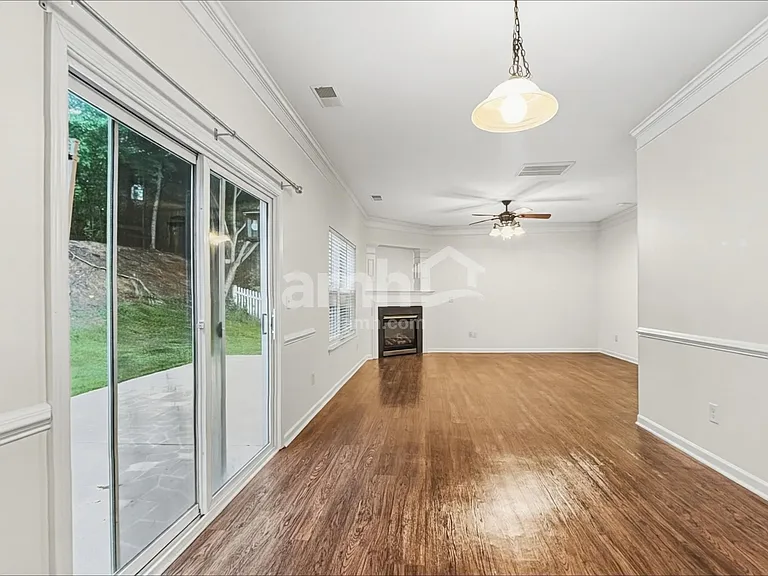 3801 Wingdale Ct — Photo 5