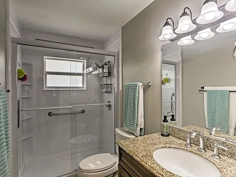 4120 SE 18th Pl — Photo 3