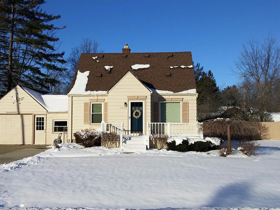 1st image of 1332 McEwen St