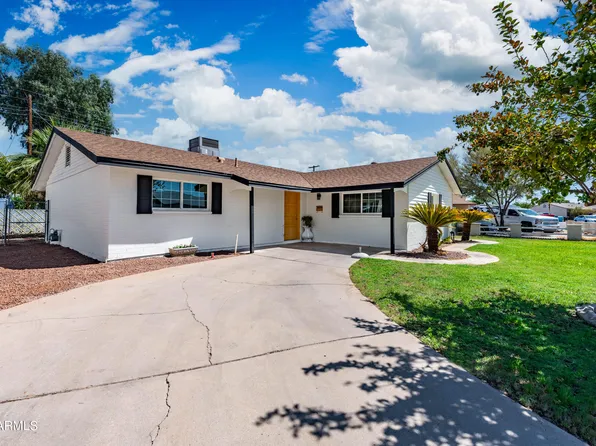 8224 W PICCADILLY Road, Phoenix, AZ 85033