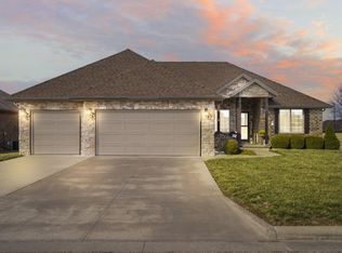 1715 E Chickamauga Dr, Republic, MO 65738