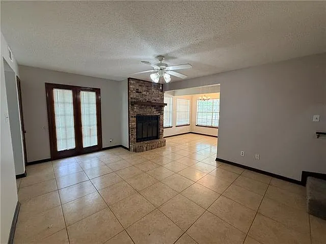 1500 Richmond Dr — Photo 4
