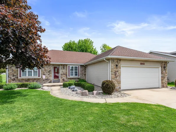 1561 Surrey Dr, Bourbonnais, IL 60914