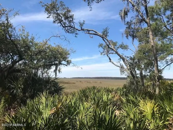 88 Davis Love Dr, Saint Helena Island, SC 29920