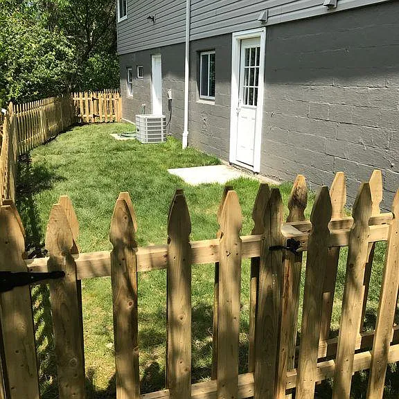 401 Hawthorne Rd — Photo 22