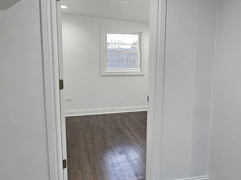 11712 S Harding Ave — Photo 7