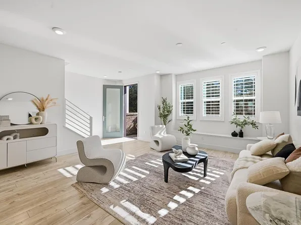 905 De Guigne Dr Unit 2, Sunnyvale, CA 94085