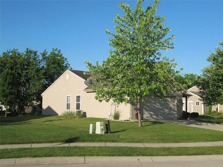 4647 Elkhorn Ct — Photo 3