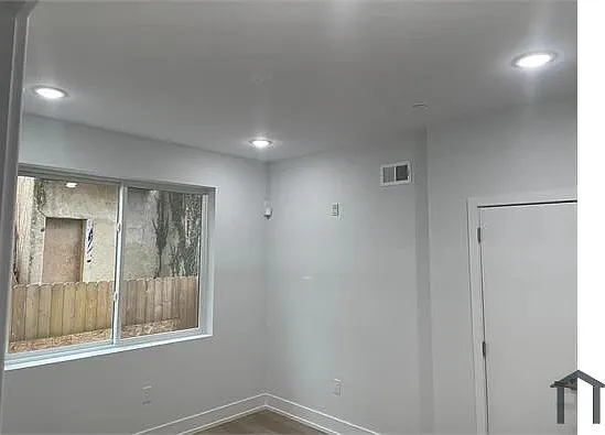 2156 N Darien St #1 — Photo 7