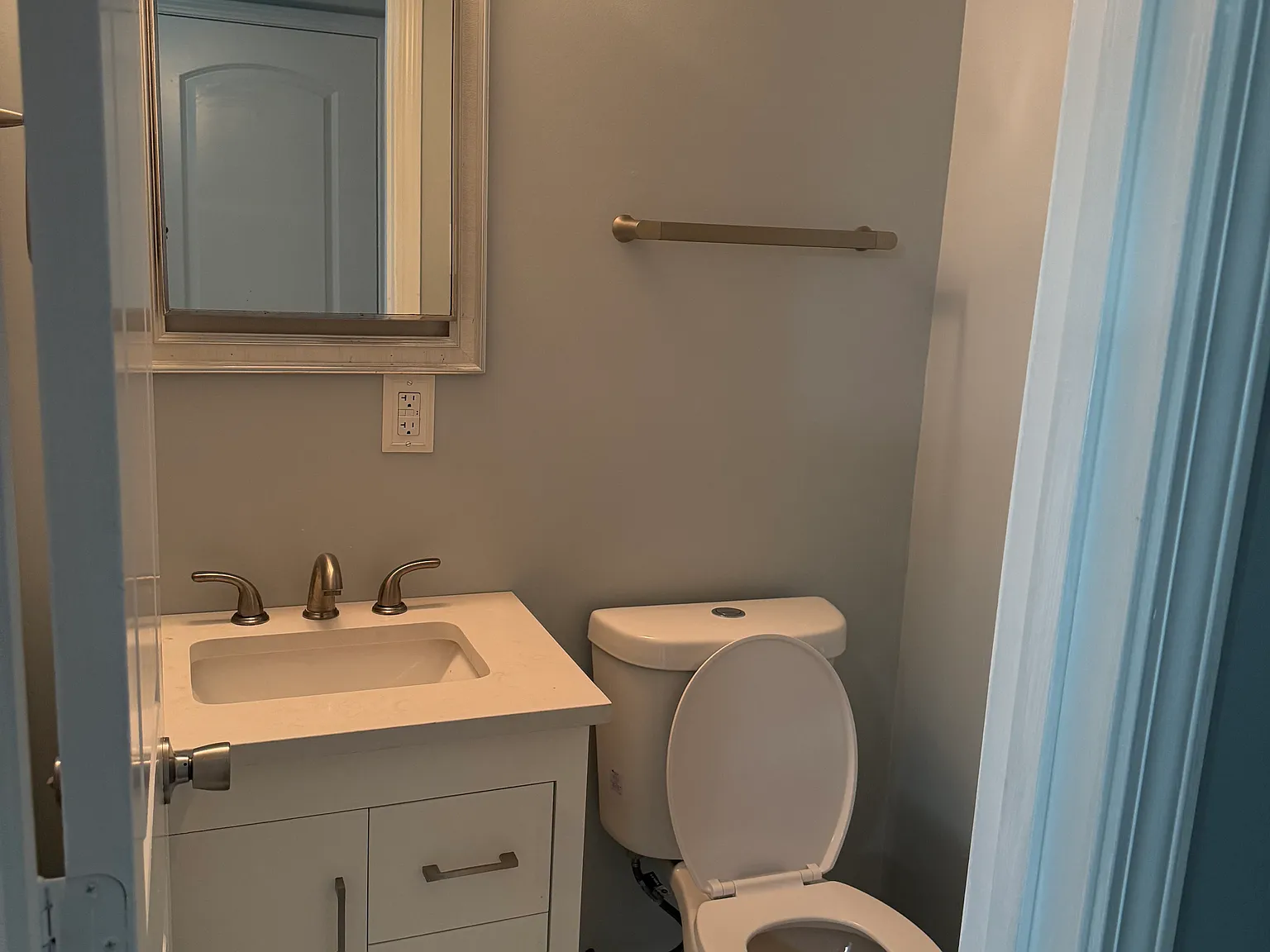3 bed, 1.5 bath, 1134 sqft, $2,000 — Photo 4