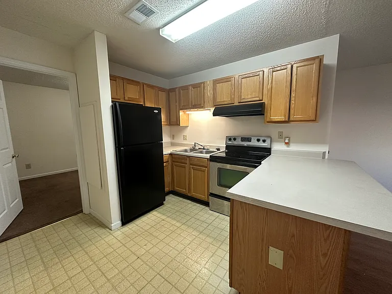 683 Grant St #Q — Photo 4