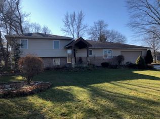 26586 County Road 52, Nappanee, IN 46550