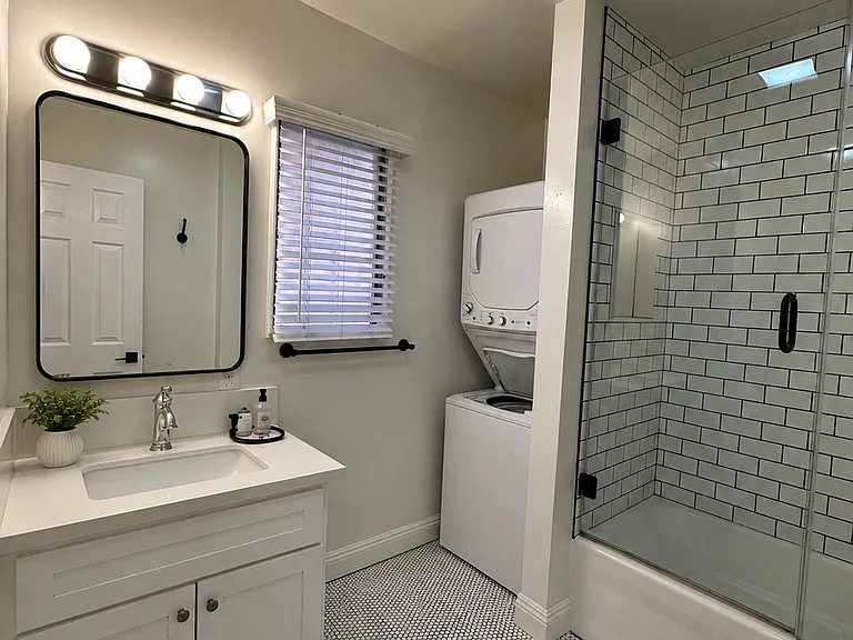 1350 N Hayworth Ave #A — Photo 6