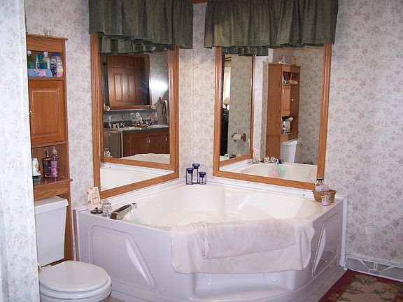 Master Bath - Garden Tub