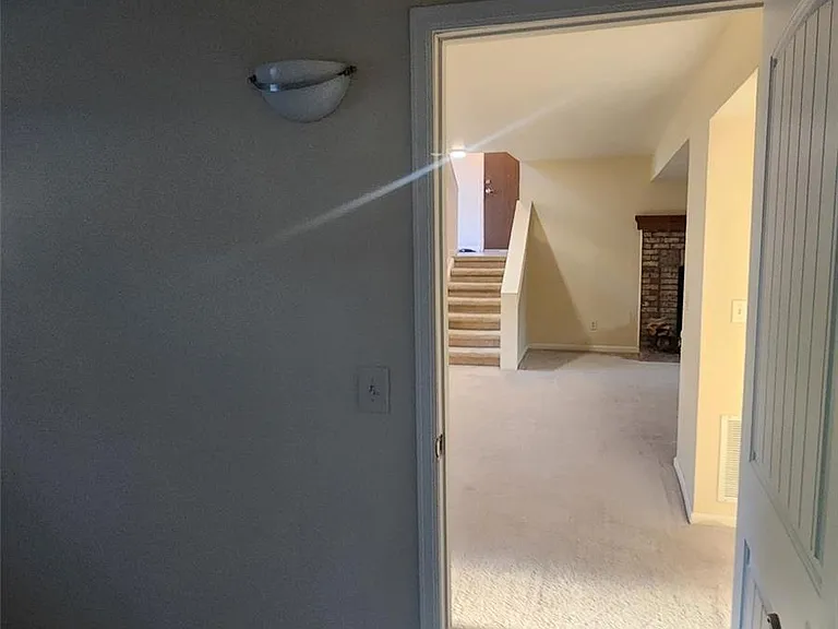 9225 Clermont Dr — Photo 30