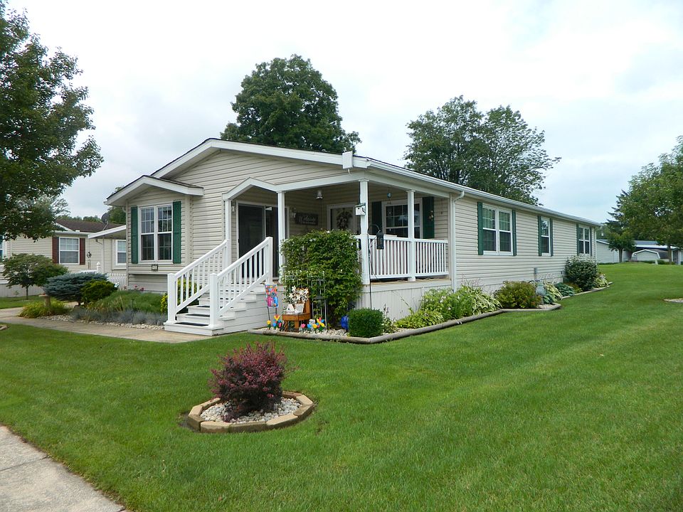 1st image of 42 Apple Hill Dr #42