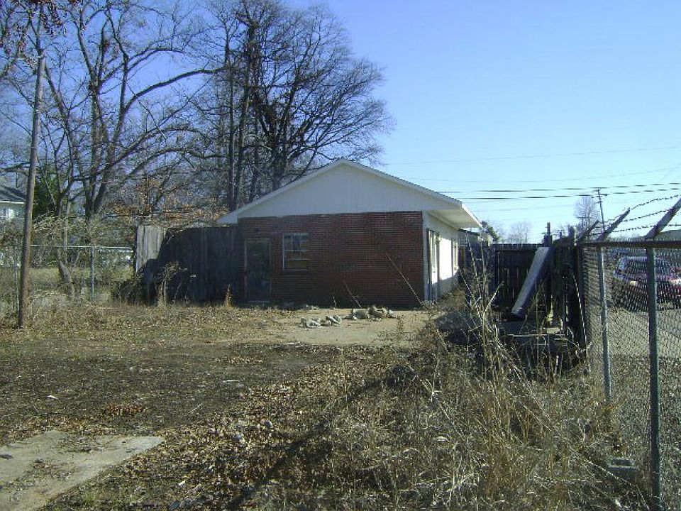 2nd image of 210 Van Buren Ave