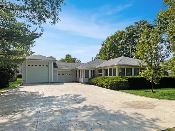 6656 N California Dr, Oak Harbor, OH 43449