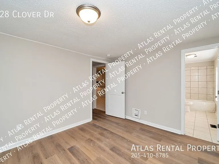 828 Clover Dr — Photo 15